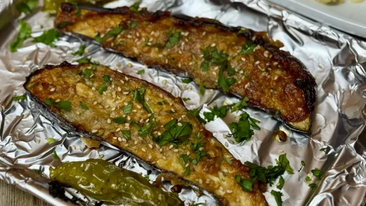 Miso-Roasted Japanese Eggplant Recipe: A Quick and Tasty Meal in Under 30 Minutes